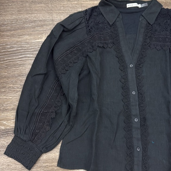 Alice + Olivia Black Linen blend Shirt with lace detail - Picture 3 of 4
